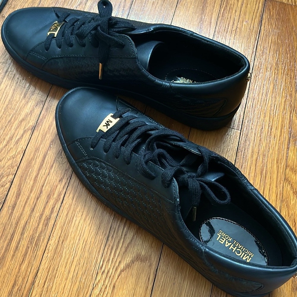Michael Kors genuine leather shoes size 11 Women’s.